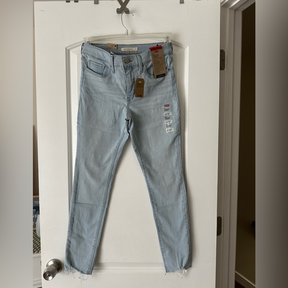 Levi Skinny shaping jeans 311- size 27